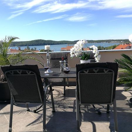 Villa Meli - Apartments Mit Meerblick Medulin Luaran gambar