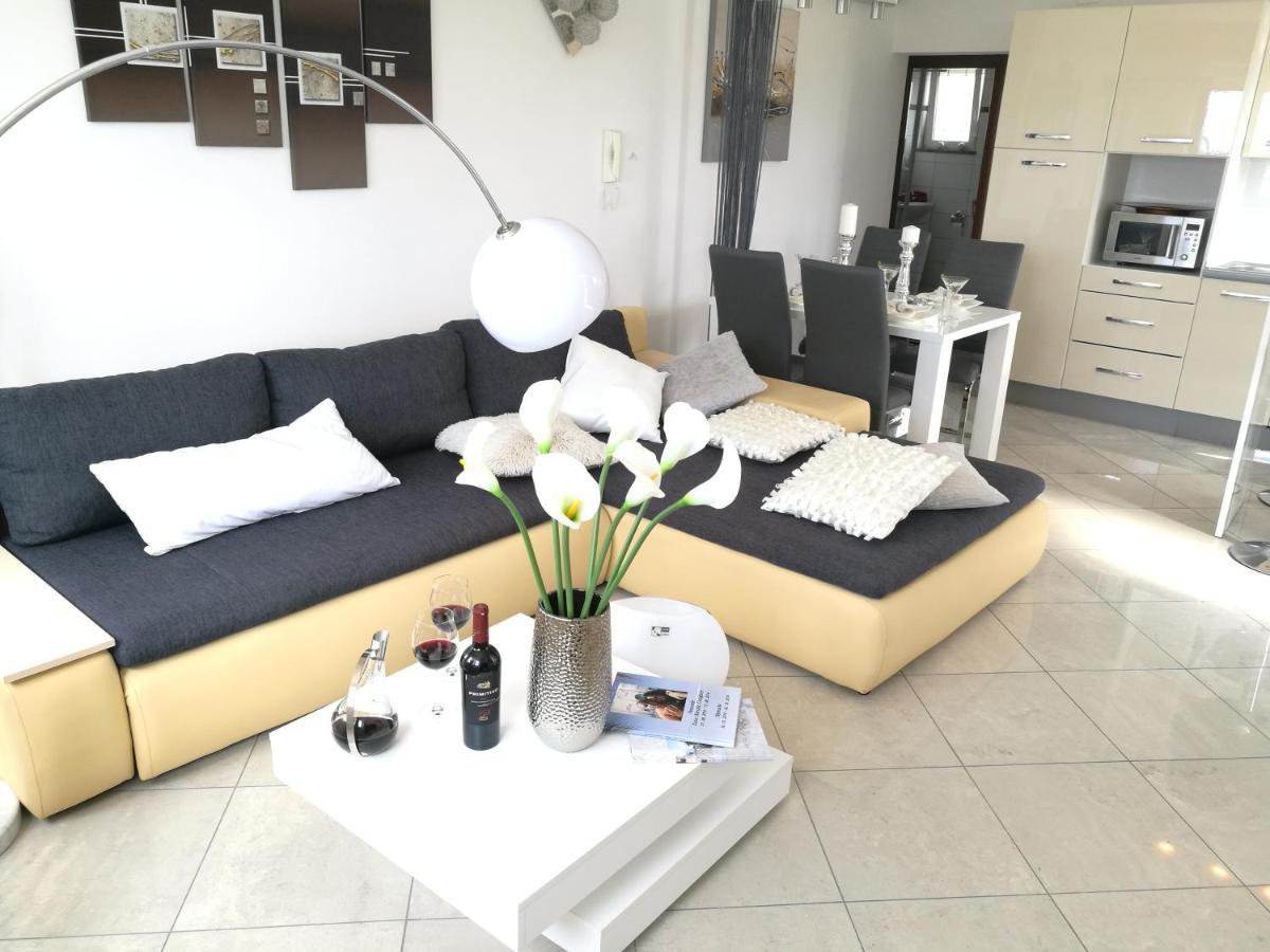 Villa Meli - Apartments Mit Meerblick Medulin Luaran gambar