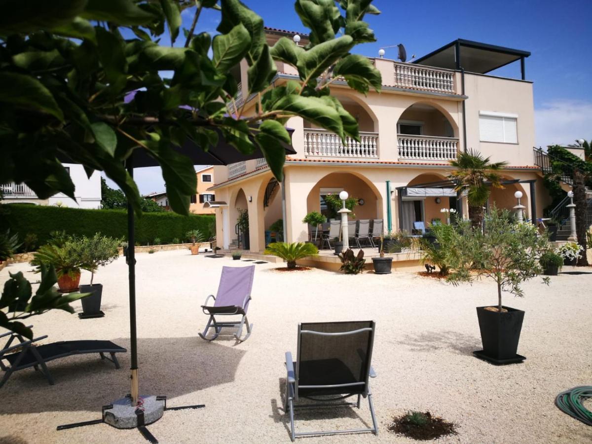 Villa Meli - Apartments Mit Meerblick Medulin Luaran gambar