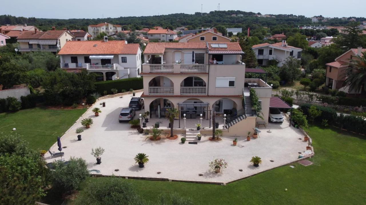 Villa Meli - Apartments Mit Meerblick Medulin Luaran gambar