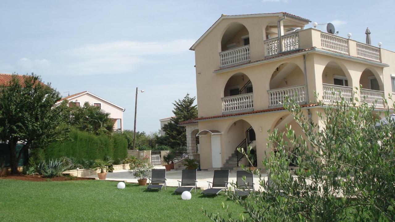 Villa Meli - Apartments Mit Meerblick Medulin Luaran gambar